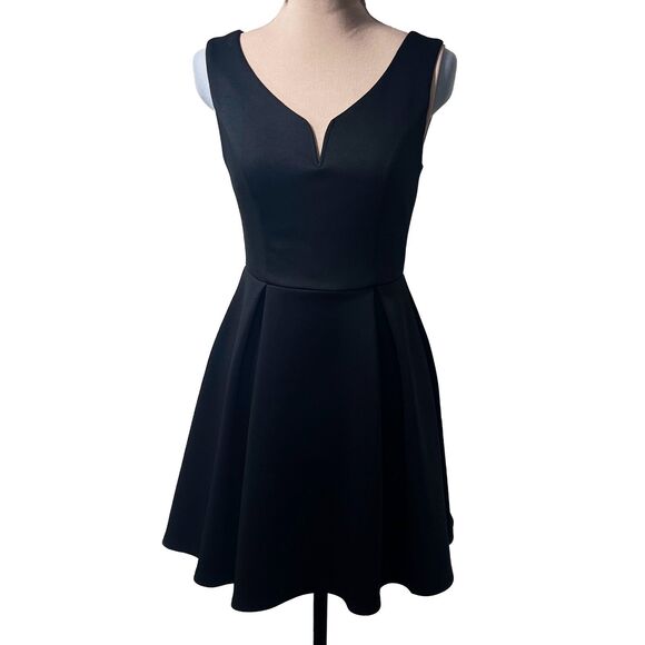 Desertcart Belize Double V-Neck Box Pleat Solid Ponte Black Party Dress - Picture 2 of 12